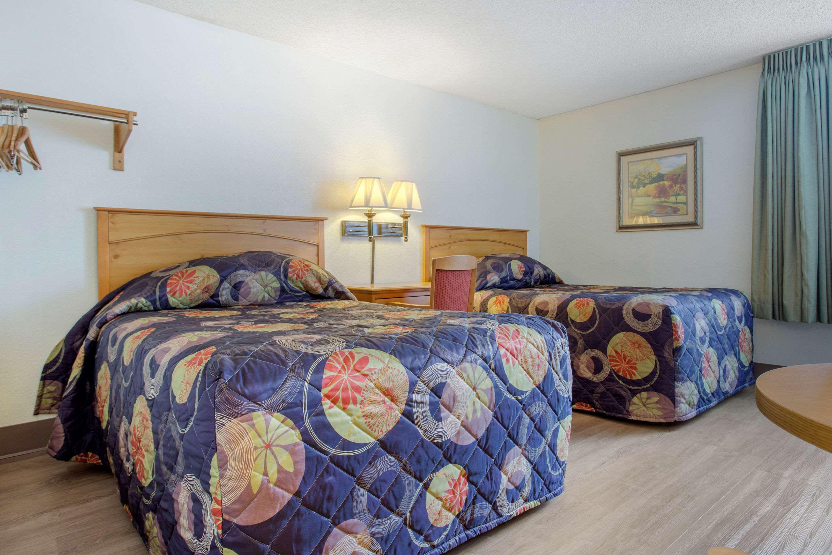 Rodeway Inn Asheville Exterior photo