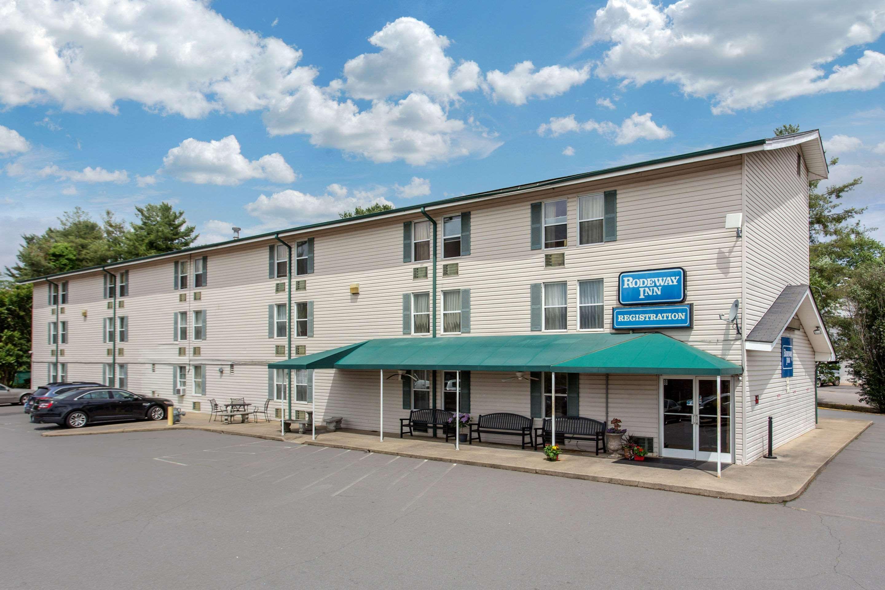 Rodeway Inn Asheville Exterior photo