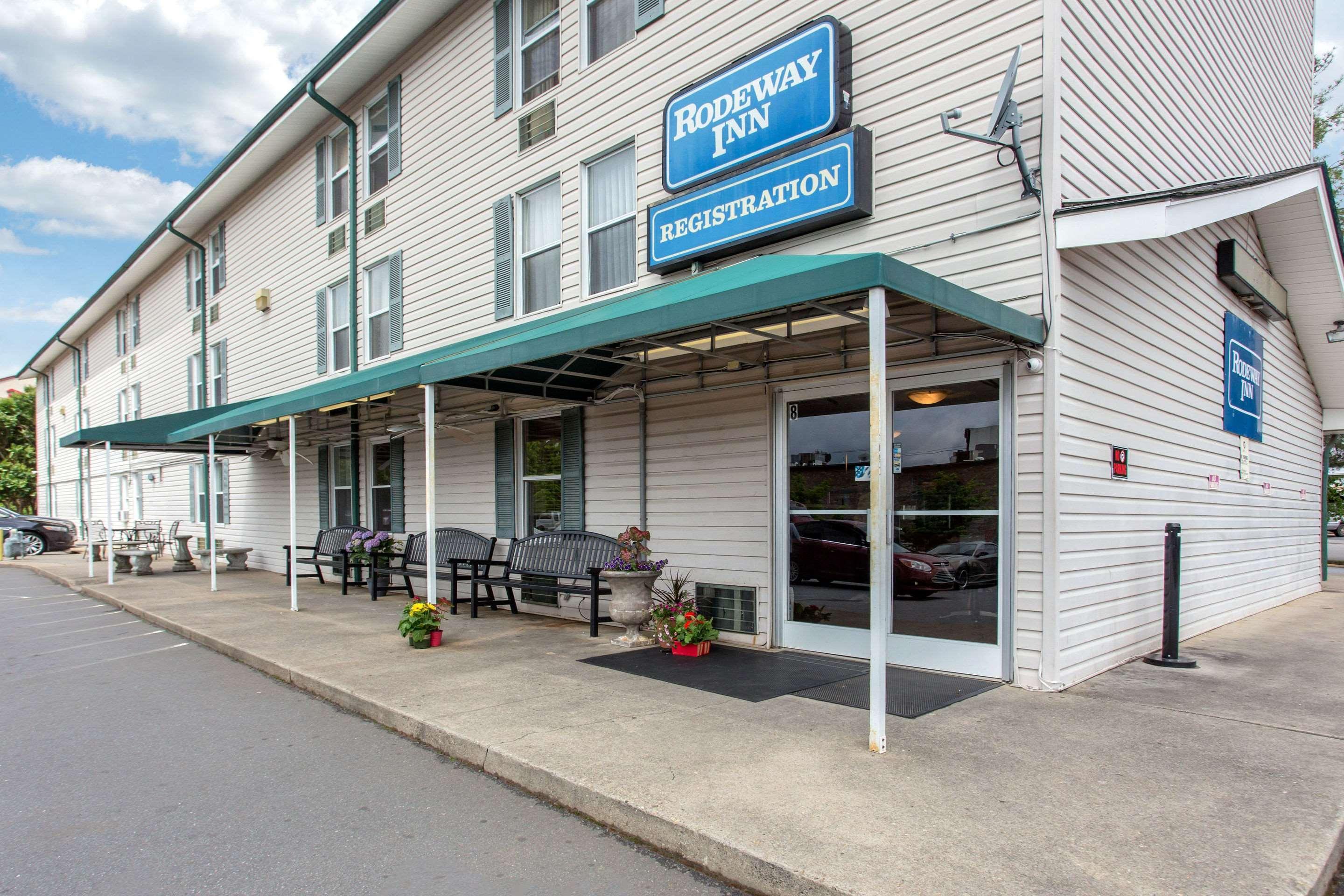 Rodeway Inn Asheville Exterior photo
